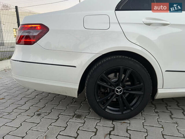 Белый Мерседес Е-Класс, объемом двигателя 2.14 л и пробегом 283 тыс. км за 13900 $, фото 20 на Automoto.ua