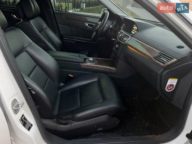 Белый Мерседес Е-Класс, объемом двигателя 2.14 л и пробегом 283 тыс. км за 13900 $, фото 29 на Automoto.ua