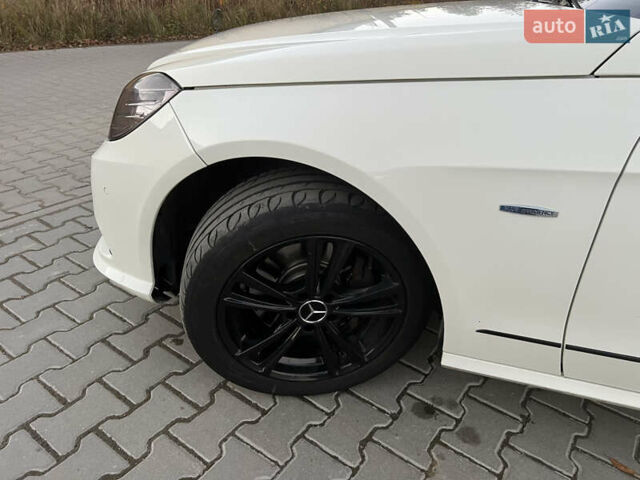 Белый Мерседес Е-Класс, объемом двигателя 2.14 л и пробегом 283 тыс. км за 13900 $, фото 8 на Automoto.ua