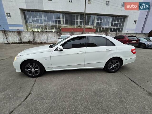 Білий Мерседес Е-Клас, об'ємом двигуна 2.14 л та пробігом 288 тис. км за 10800 $, фото 11 на Automoto.ua