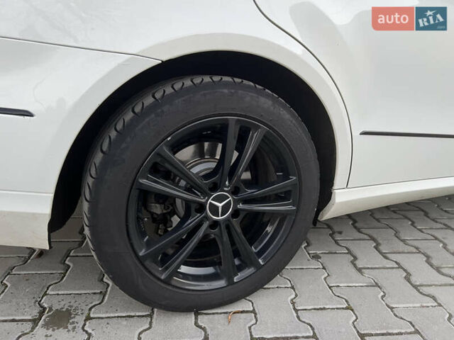 Белый Мерседес Е-Класс, объемом двигателя 2.14 л и пробегом 283 тыс. км за 13900 $, фото 21 на Automoto.ua