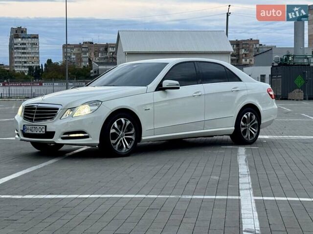 Белый Мерседес Е-Класс, объемом двигателя 2.1 л и пробегом 225 тыс. км за 13700 $, фото 17 на Automoto.ua