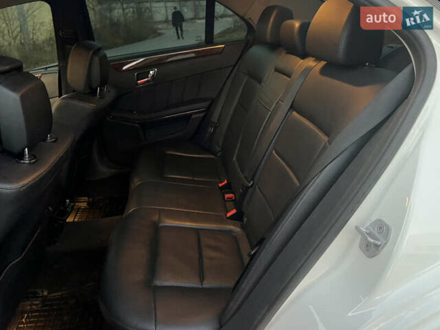 Белый Мерседес Е-Класс, объемом двигателя 2.14 л и пробегом 283 тыс. км за 13900 $, фото 38 на Automoto.ua