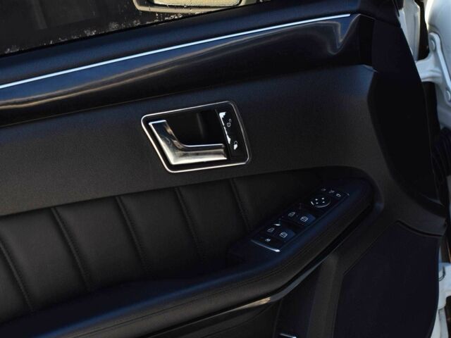 Белый Мерседес Е-Класс, объемом двигателя 2.2 л и пробегом 276 тыс. км за 12200 $, фото 9 на Automoto.ua