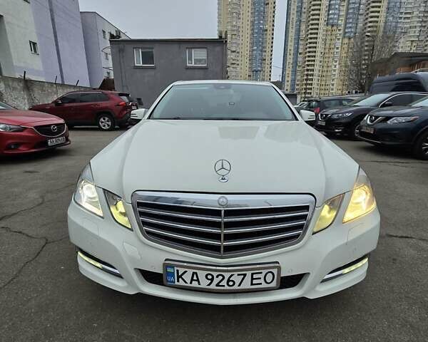 Білий Мерседес Е-Клас, об'ємом двигуна 2.14 л та пробігом 288 тис. км за 10800 $, фото 5 на Automoto.ua