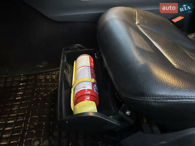 Белый Мерседес Е-Класс, объемом двигателя 2.14 л и пробегом 283 тыс. км за 13900 $, фото 46 на Automoto.ua