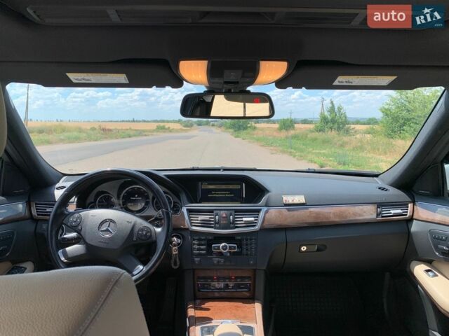 Білий Мерседес Е-Клас, об'ємом двигуна 3.5 л та пробігом 265 тис. км за 10999 $, фото 12 на Automoto.ua