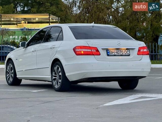 Белый Мерседес Е-Класс, объемом двигателя 2.1 л и пробегом 225 тыс. км за 13700 $, фото 30 на Automoto.ua