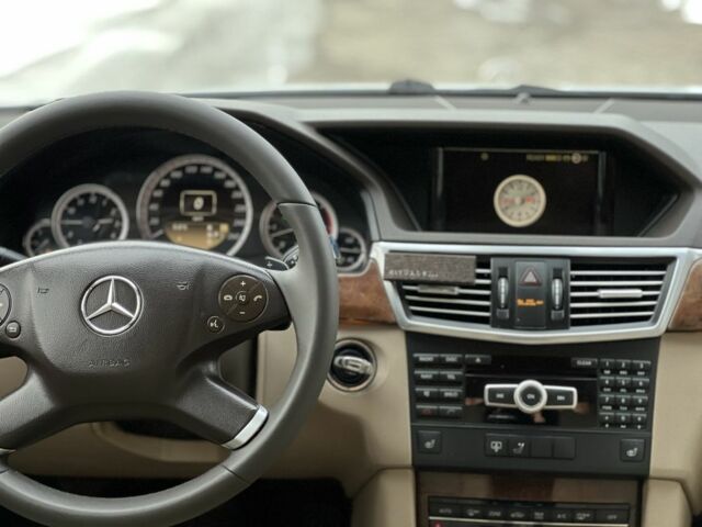 Белый Мерседес Е-Класс, объемом двигателя 3 л и пробегом 294 тыс. км за 13600 $, фото 9 на Automoto.ua