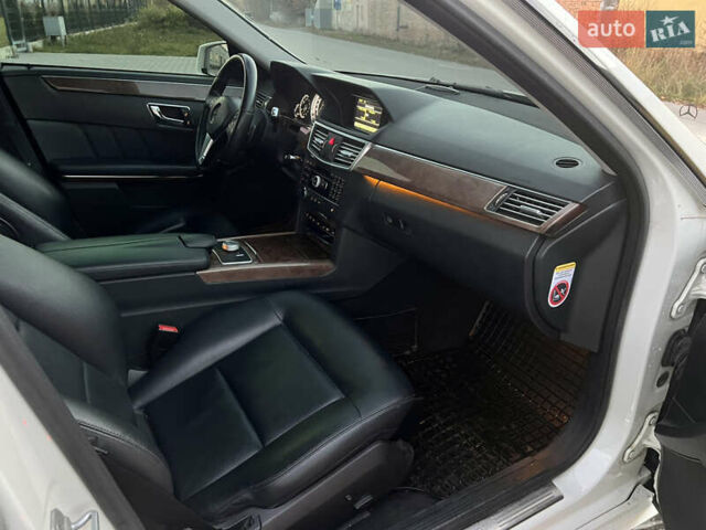 Белый Мерседес Е-Класс, объемом двигателя 2.14 л и пробегом 283 тыс. км за 13900 $, фото 26 на Automoto.ua