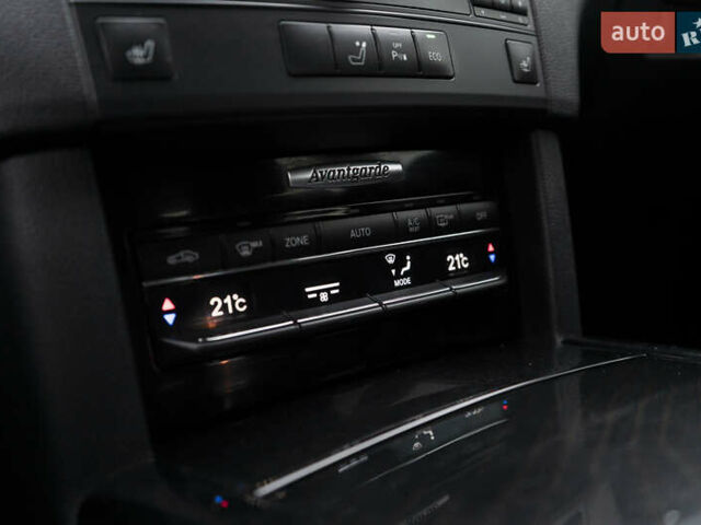 Белый Мерседес Е-Класс, объемом двигателя 2.14 л и пробегом 214 тыс. км за 15300 $, фото 11 на Automoto.ua