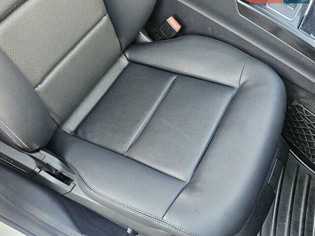 Белый Мерседес Е-Класс, объемом двигателя 2.2 л и пробегом 222 тыс. км за 18500 $, фото 23 на Automoto.ua