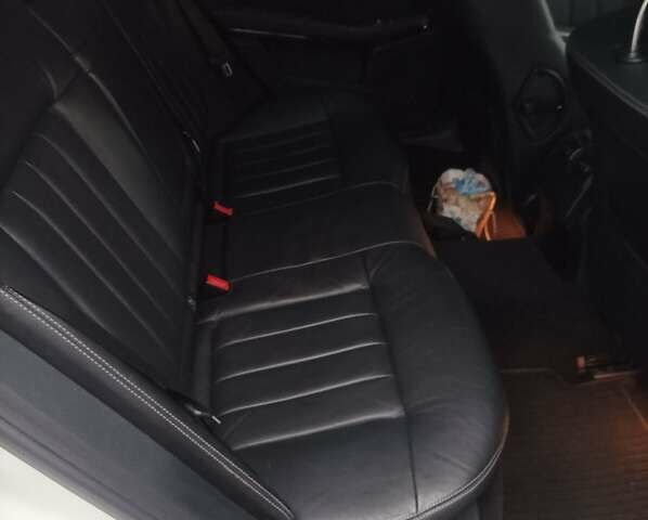 Белый Мерседес Е-Класс, объемом двигателя 2.1 л и пробегом 280 тыс. км за 14500 $, фото 11 на Automoto.ua