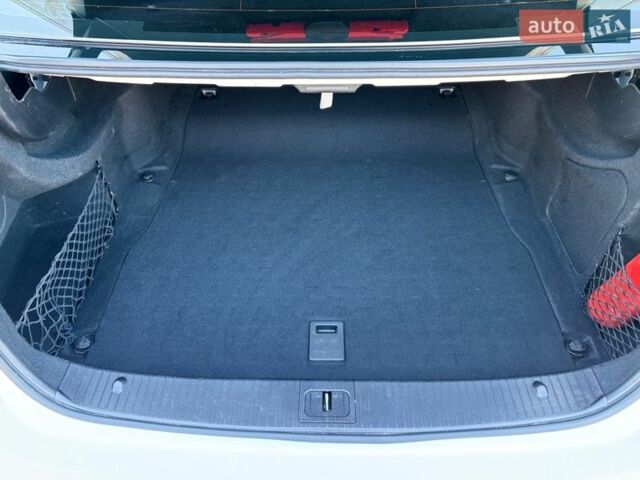 Белый Мерседес Е-Класс, объемом двигателя 2.2 л и пробегом 368 тыс. км за 14400 $, фото 24 на Automoto.ua