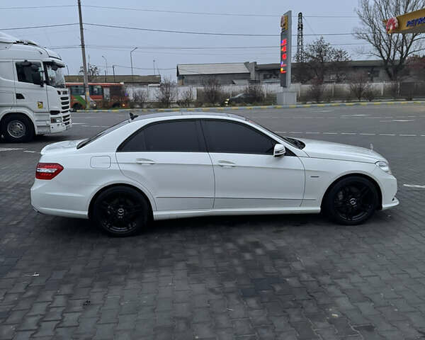 Білий Мерседес Е-Клас, об'ємом двигуна 2.99 л та пробігом 114 тис. км за 19500 $, фото 6 на Automoto.ua