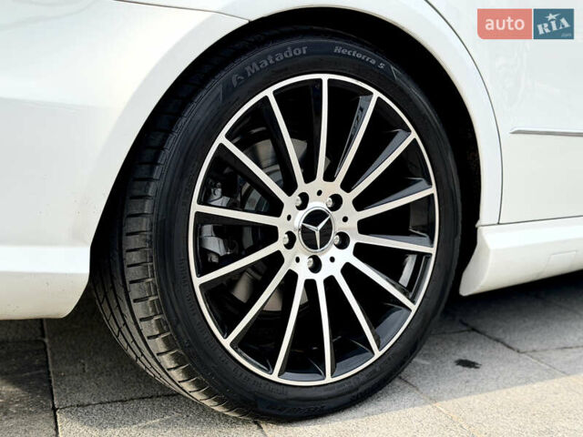 Білий Мерседес Е-Клас, об'ємом двигуна 2.2 л та пробігом 148 тис. км за 17800 $, фото 4 на Automoto.ua