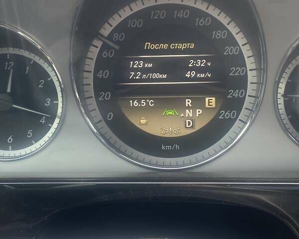 Белый Мерседес Е-Класс, объемом двигателя 2.99 л и пробегом 240 тыс. км за 14200 $, фото 5 на Automoto.ua