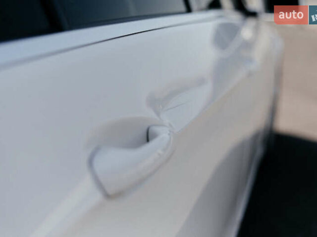 Белый Мерседес Е-Класс, объемом двигателя 2.5 л и пробегом 200 тыс. км за 17500 $, фото 11 на Automoto.ua