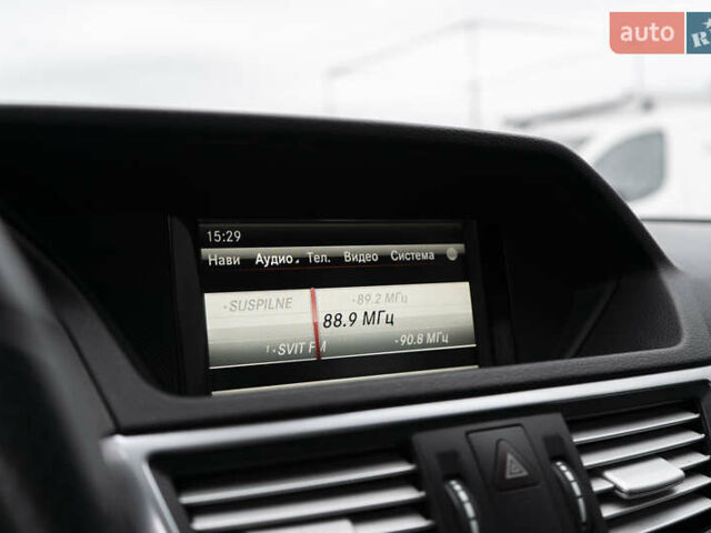 Белый Мерседес Е-Класс, объемом двигателя 2.14 л и пробегом 214 тыс. км за 15300 $, фото 12 на Automoto.ua