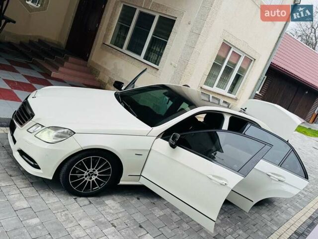 Білий Мерседес Е-Клас, об'ємом двигуна 2.2 л та пробігом 227 тис. км за 12700 $, фото 92 на Automoto.ua