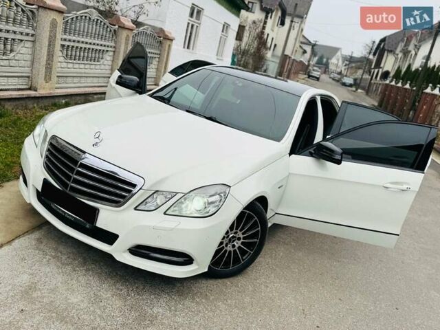 Белый Мерседес Е-Класс, объемом двигателя 2.2 л и пробегом 331 тыс. км за 11700 $, фото 18 на Automoto.ua