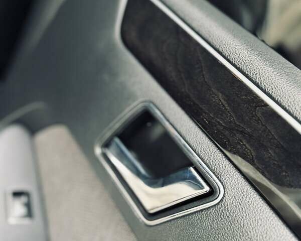 Белый Мерседес Е-Класс, объемом двигателя 2.2 л и пробегом 331 тыс. км за 11700 $, фото 139 на Automoto.ua