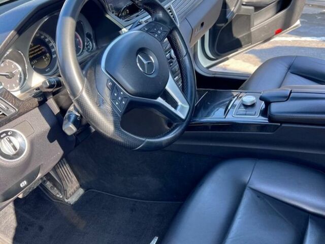 Белый Мерседес Е-Класс, объемом двигателя 3 л и пробегом 296 тыс. км за 12300 $, фото 6 на Automoto.ua