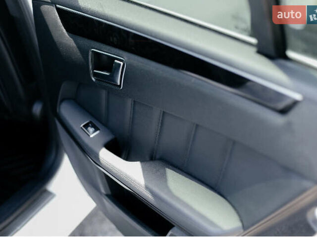 Белый Мерседес Е-Класс, объемом двигателя 2.5 л и пробегом 200 тыс. км за 17500 $, фото 10 на Automoto.ua