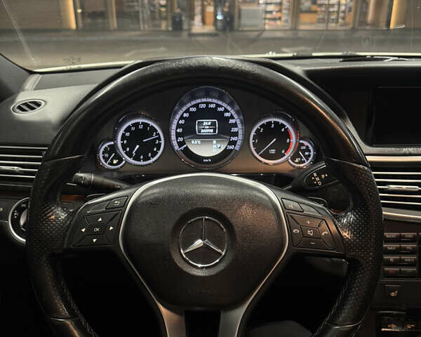 Белый Мерседес Е-Класс, объемом двигателя 2.2 л и пробегом 341 тыс. км за 11500 $, фото 9 на Automoto.ua