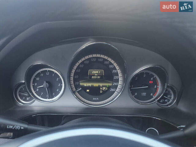 Белый Мерседес Е-Класс, объемом двигателя 2.2 л и пробегом 222 тыс. км за 18500 $, фото 27 на Automoto.ua