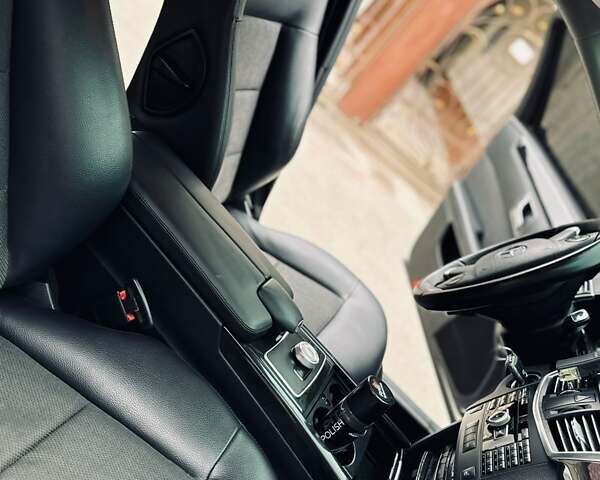 Белый Мерседес Е-Класс, объемом двигателя 2.2 л и пробегом 331 тыс. км за 11700 $, фото 23 на Automoto.ua