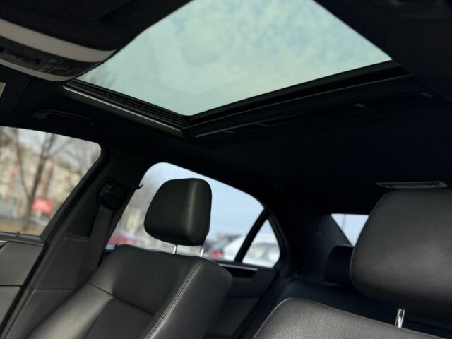 Белый Мерседес Е-Класс, объемом двигателя 2.2 л и пробегом 300 тыс. км за 260 $, фото 13 на Automoto.ua