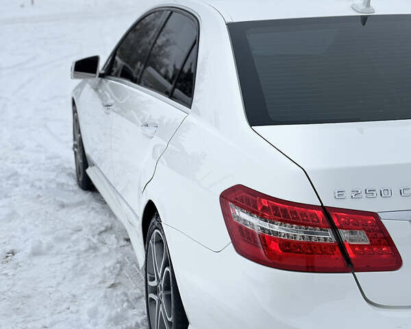 Белый Мерседес Е-Класс, объемом двигателя 2.2 л и пробегом 365 тыс. км за 14900 $, фото 16 на Automoto.ua