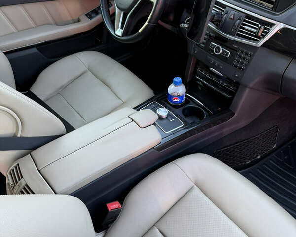 Белый Мерседес Е-Класс, объемом двигателя 2.1 л и пробегом 180 тыс. км за 15200 $, фото 5 на Automoto.ua