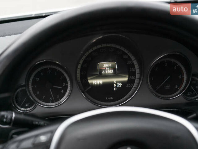 Белый Мерседес Е-Класс, объемом двигателя 2.14 л и пробегом 214 тыс. км за 15300 $, фото 13 на Automoto.ua