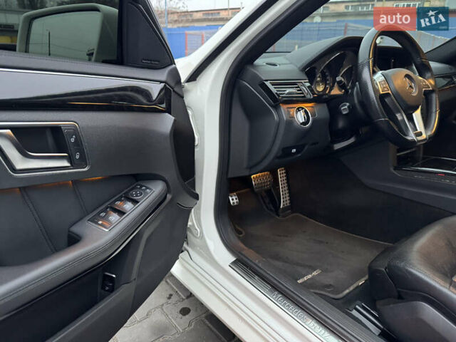 Білий Мерседес Е-Клас, об'ємом двигуна 2.99 л та пробігом 114 тис. км за 19500 $, фото 56 на Automoto.ua