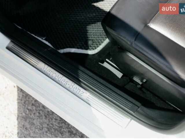 Белый Мерседес Е-Класс, объемом двигателя 2.5 л и пробегом 200 тыс. км за 17500 $, фото 3 на Automoto.ua