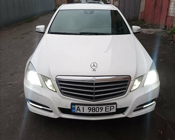 Белый Мерседес Е-Класс, объемом двигателя 2.1 л и пробегом 280 тыс. км за 14500 $, фото 7 на Automoto.ua