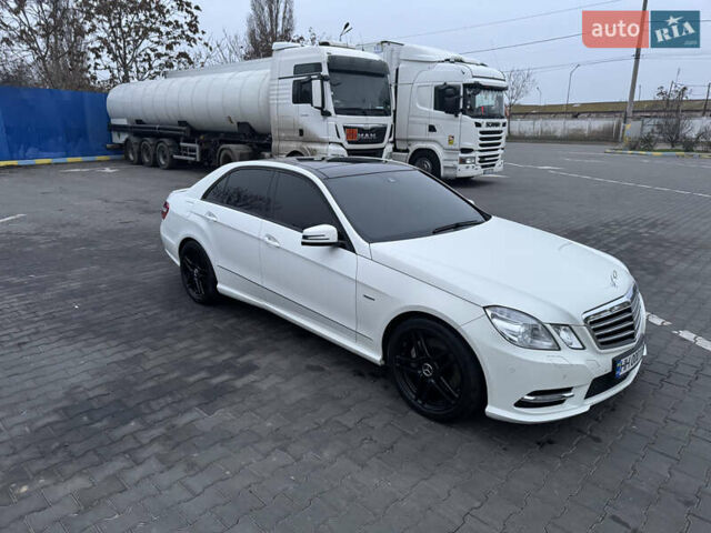 Білий Мерседес Е-Клас, об'ємом двигуна 2.99 л та пробігом 114 тис. км за 19500 $, фото 4 на Automoto.ua