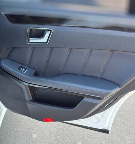 Белый Мерседес Е-Класс, объемом двигателя 2.2 л и пробегом 368 тыс. км за 14400 $, фото 28 на Automoto.ua