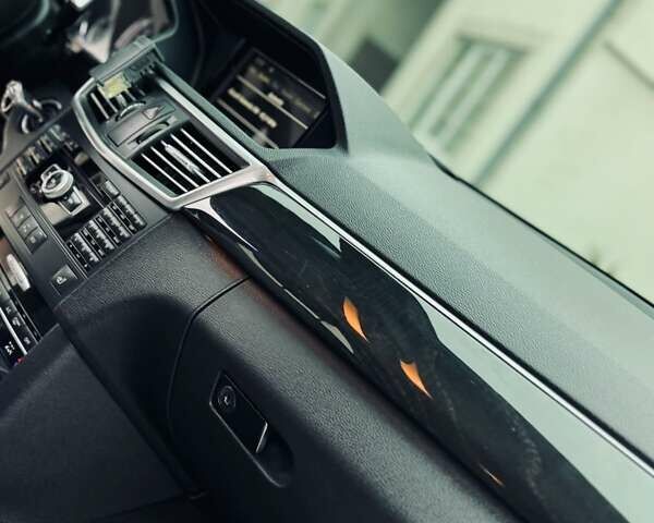 Білий Мерседес Е-Клас, об'ємом двигуна 2.2 л та пробігом 227 тис. км за 12700 $, фото 131 на Automoto.ua