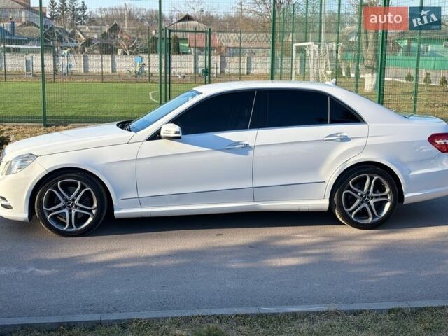 Белый Мерседес Е-Класс, объемом двигателя 2.2 л и пробегом 368 тыс. км за 14400 $, фото 3 на Automoto.ua