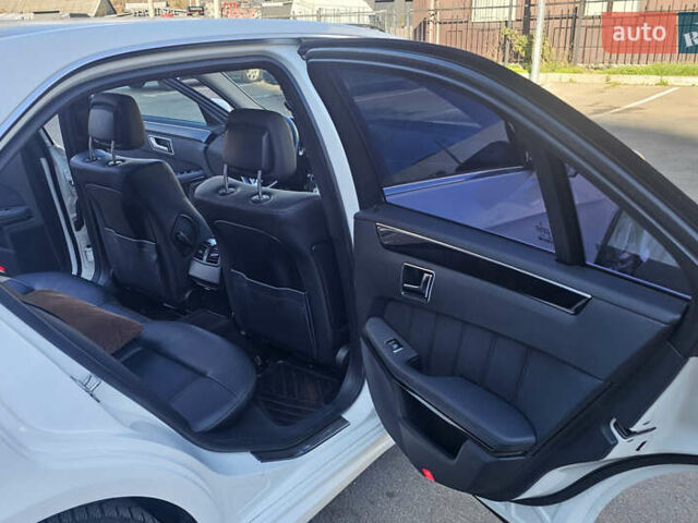 Белый Мерседес Е-Класс, объемом двигателя 2.2 л и пробегом 222 тыс. км за 18500 $, фото 18 на Automoto.ua