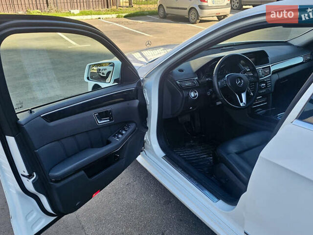 Белый Мерседес Е-Класс, объемом двигателя 2.2 л и пробегом 222 тыс. км за 18500 $, фото 11 на Automoto.ua