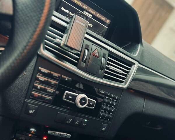 Белый Мерседес Е-Класс, объемом двигателя 2.2 л и пробегом 331 тыс. км за 11700 $, фото 72 на Automoto.ua