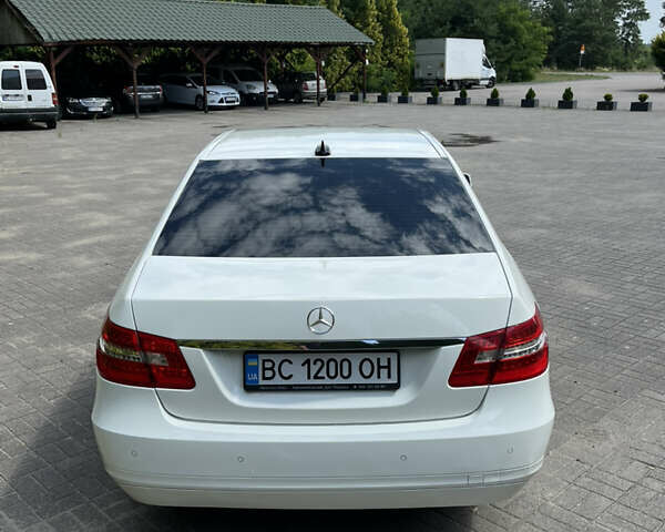 Білий Мерседес Е-Клас, об'ємом двигуна 2.14 л та пробігом 402 тис. км за 13400 $, фото 4 на Automoto.ua