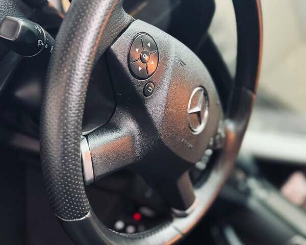 Білий Мерседес Е-Клас, об'ємом двигуна 2.2 л та пробігом 227 тис. км за 12700 $, фото 137 на Automoto.ua