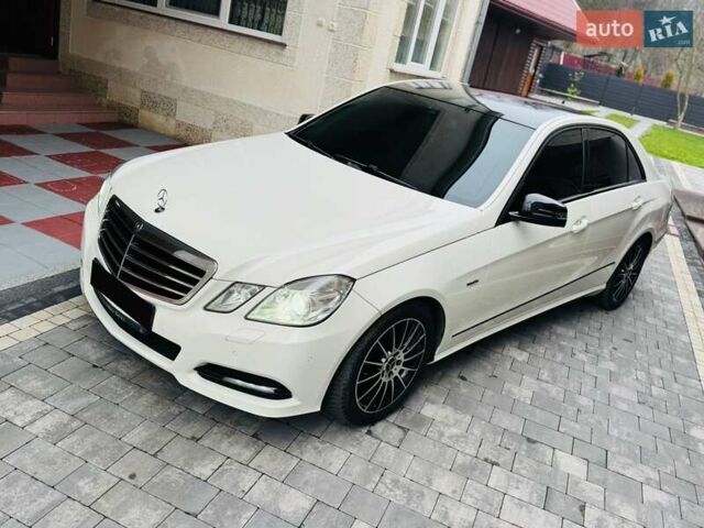 Белый Мерседес Е-Класс, объемом двигателя 2.2 л и пробегом 331 тыс. км за 11700 $, фото 10 на Automoto.ua