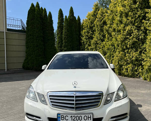 Білий Мерседес Е-Клас, об'ємом двигуна 2.14 л та пробігом 402 тис. км за 13400 $, фото 2 на Automoto.ua