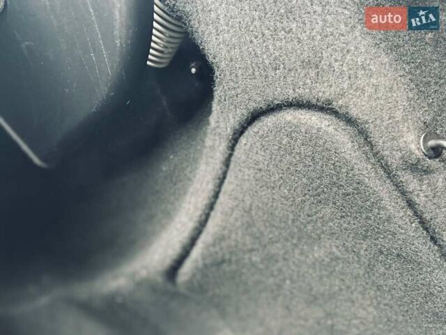 Білий Мерседес Е-Клас, об'ємом двигуна 2.2 л та пробігом 227 тис. км за 12700 $, фото 81 на Automoto.ua